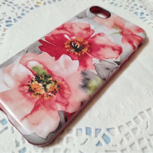 iPhone 8 Case Floral Design - Picture 2 of 10
